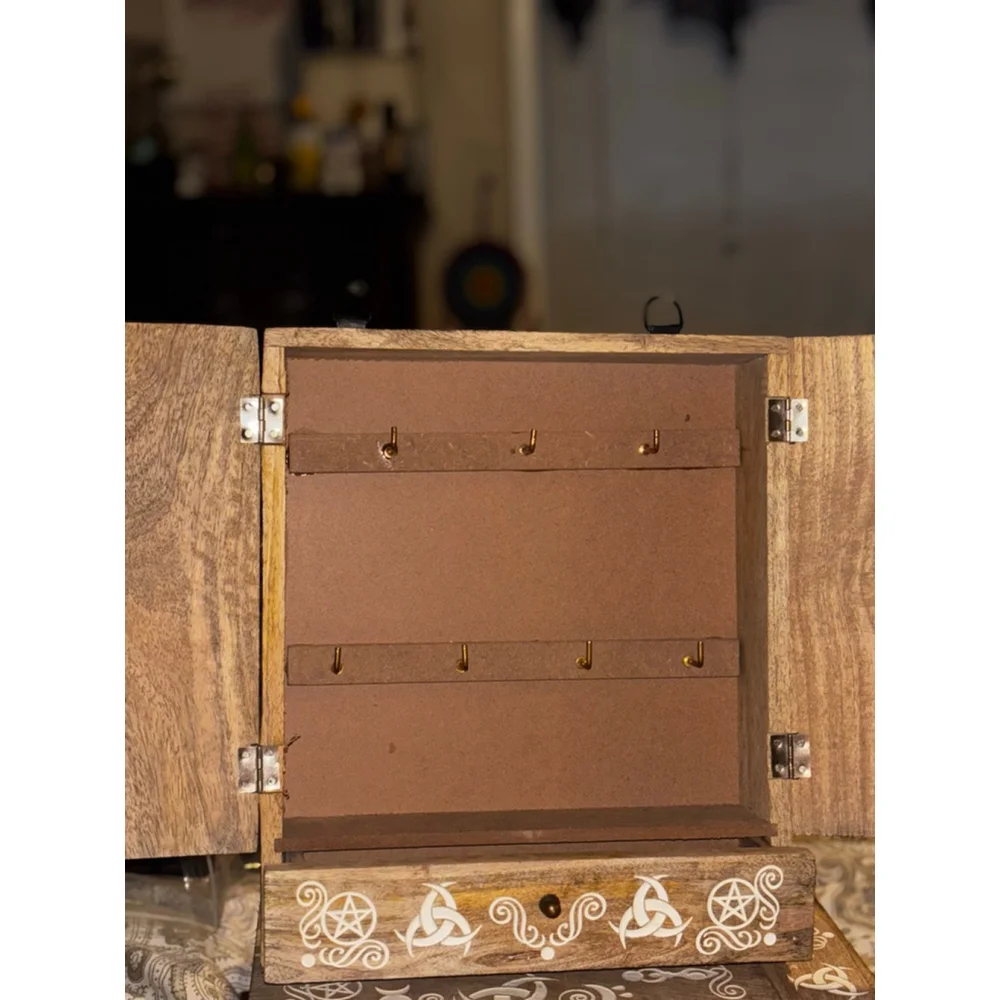 Brown & White Wooden Jewelry Organizer